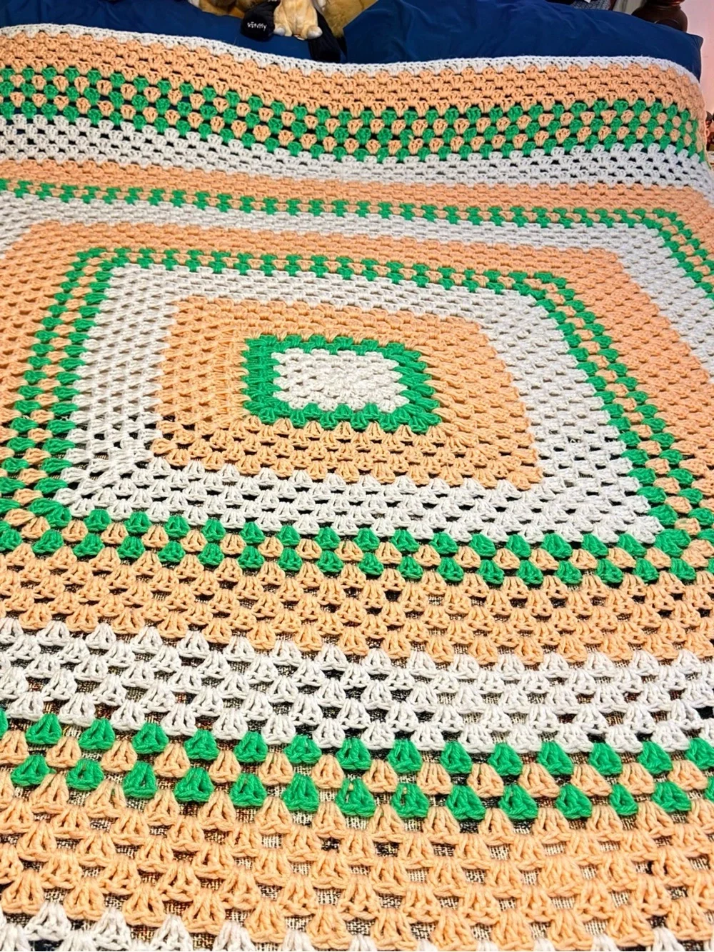 🌼VTG Handmade Crochet Granny Square Bedspread - Peach, Green & White